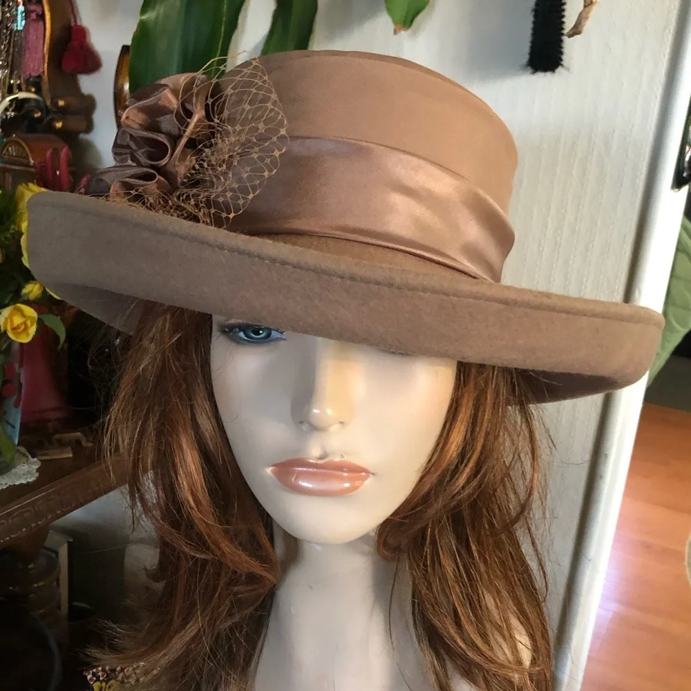Vintage Tan Wool Hat - Picture 2 of 10